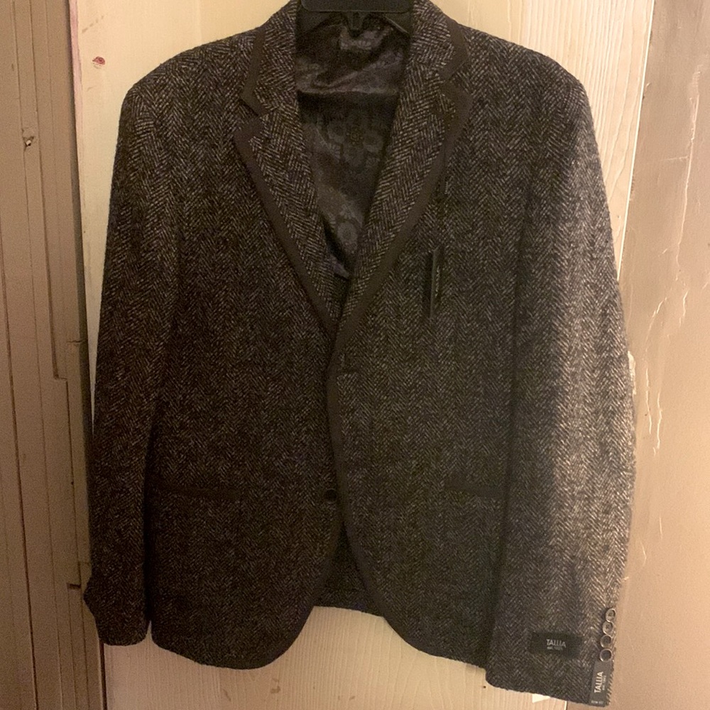 Mens wool 38 short slim fit Tallia blazer.